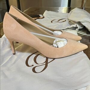 M. Gemi Classic Nude Suede Heels